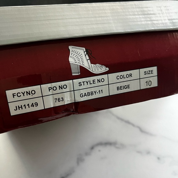 Breckelles Gabby Booties - Picture 5 of 5